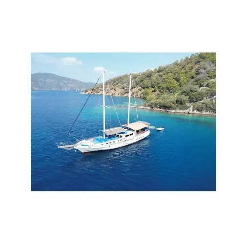 Beforelunch Cruise Botel *